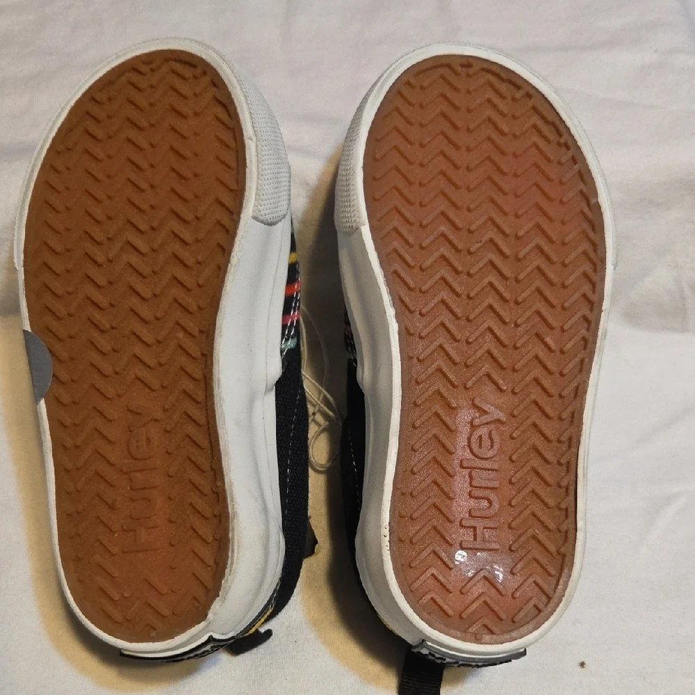 Hurley Black Sneakers with Vibrant Stripes